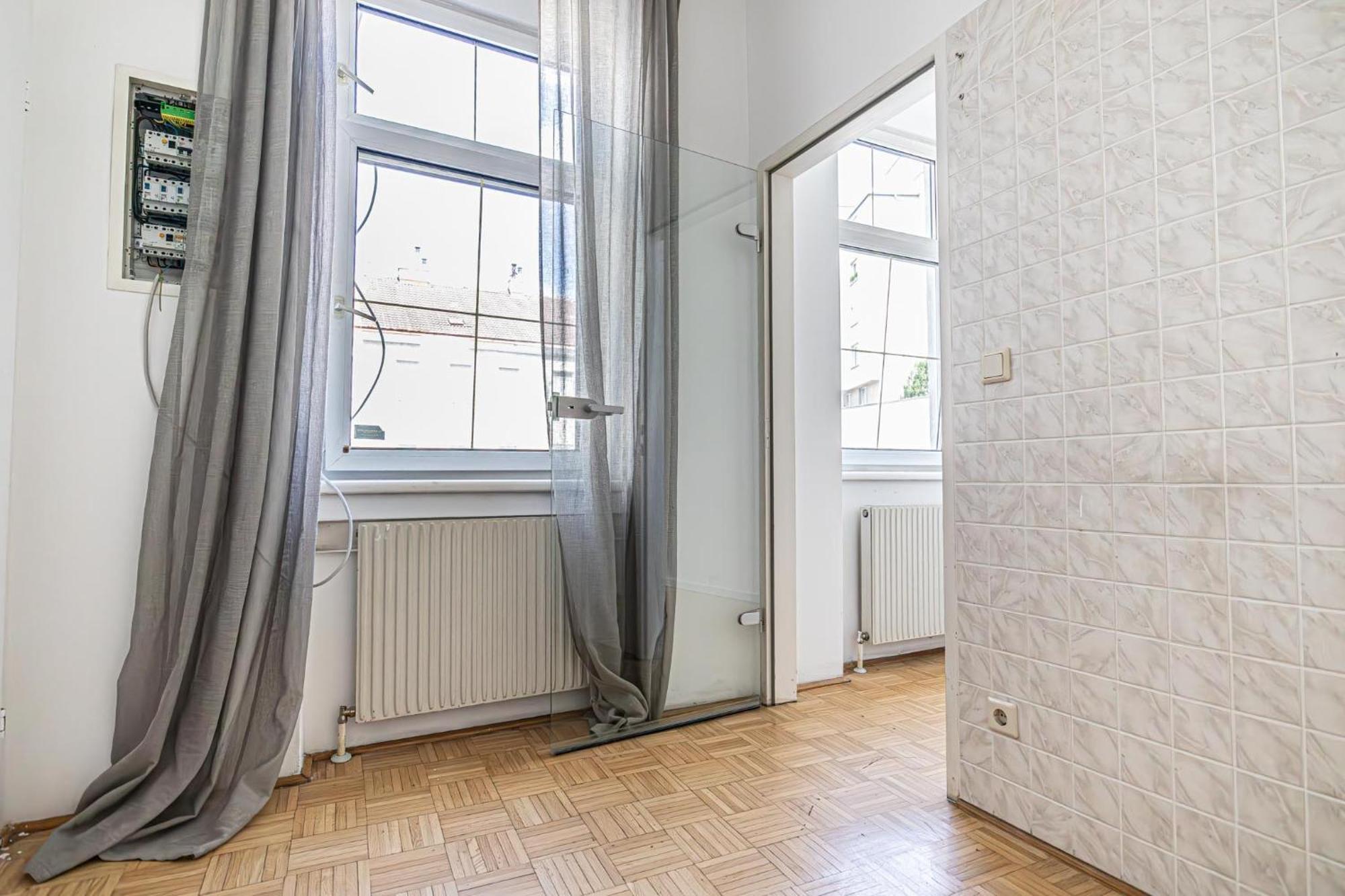 Near Schoenbrunn - Economy Rooms In Shared Apartment At Meidling Train Station فيينا المظهر الخارجي الصورة