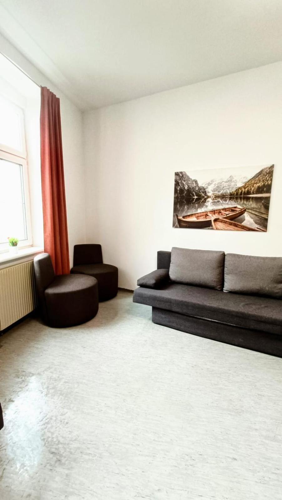 Near Schoenbrunn - Economy Rooms In Shared Apartment At Meidling Train Station فيينا المظهر الخارجي الصورة