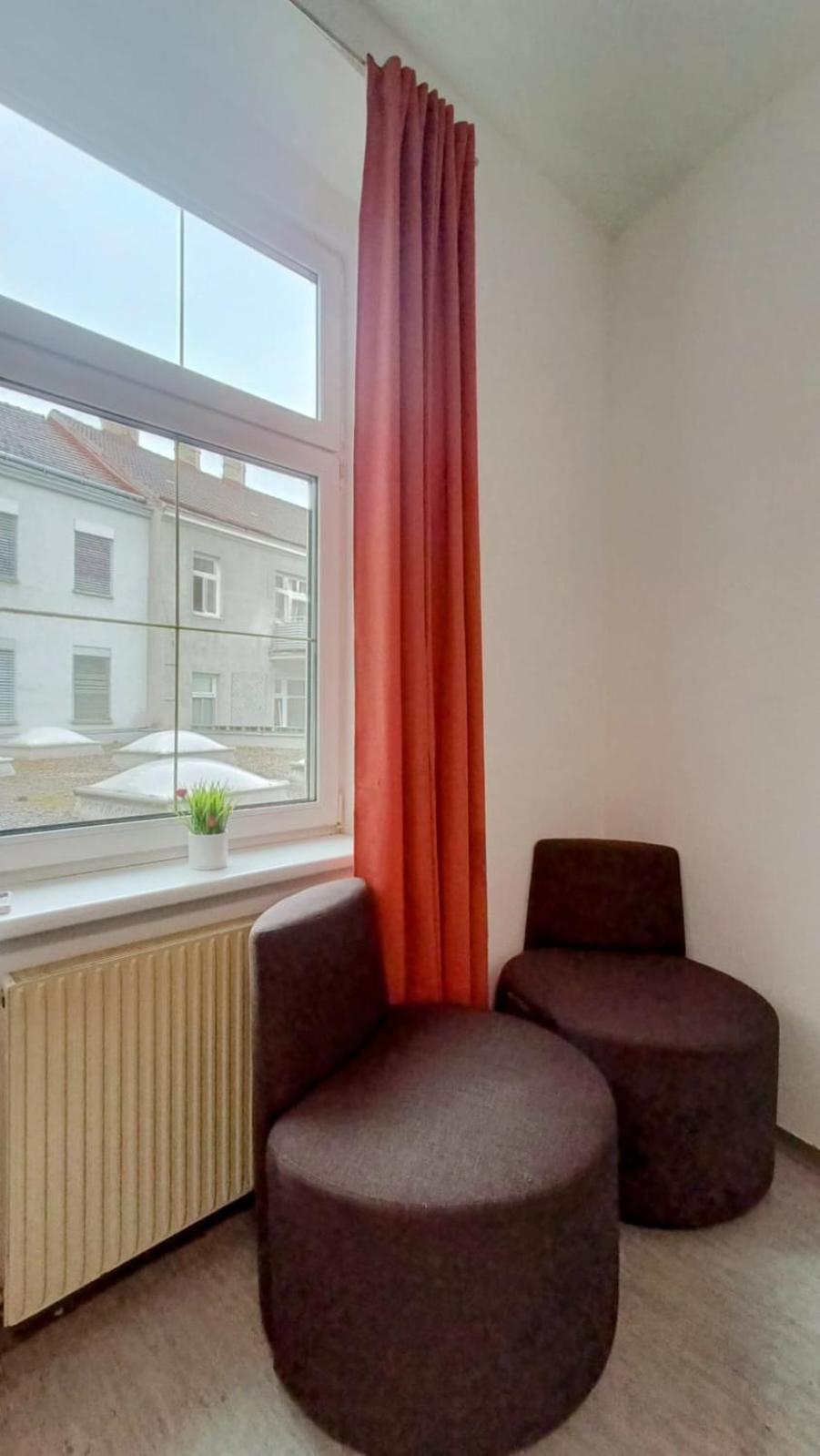 Near Schoenbrunn - Economy Rooms In Shared Apartment At Meidling Train Station فيينا المظهر الخارجي الصورة