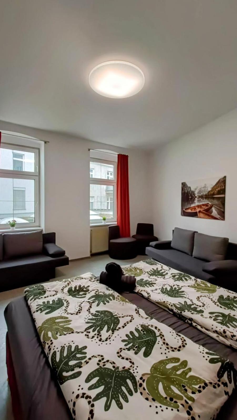 Near Schoenbrunn - Economy Rooms In Shared Apartment At Meidling Train Station فيينا المظهر الخارجي الصورة