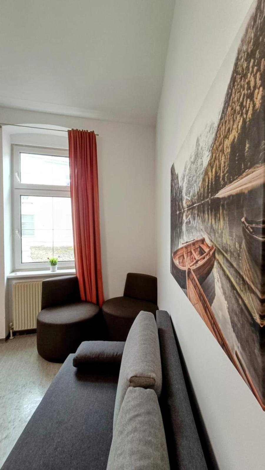 Near Schoenbrunn - Economy Rooms In Shared Apartment At Meidling Train Station فيينا المظهر الخارجي الصورة