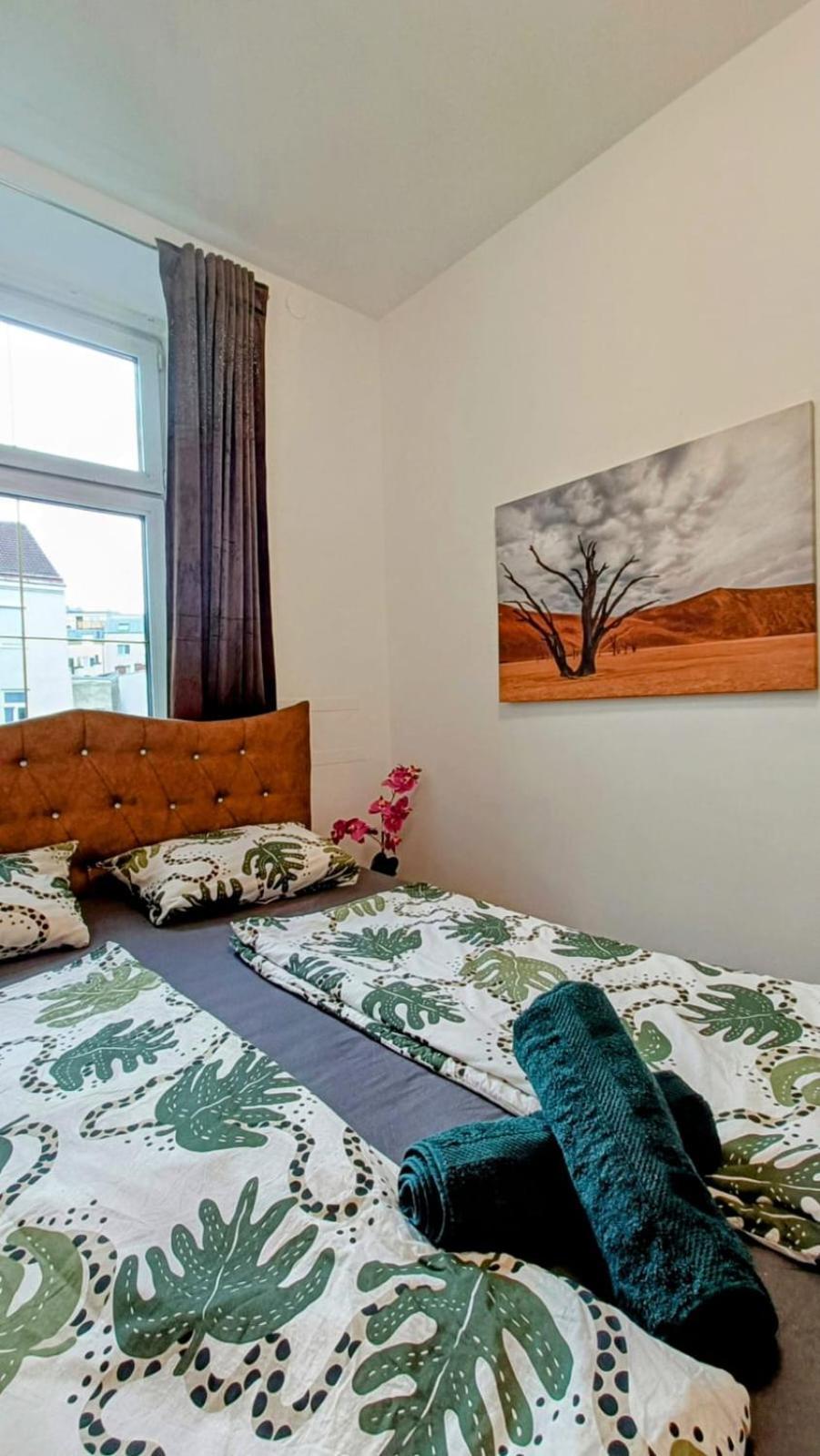 Near Schoenbrunn - Economy Rooms In Shared Apartment At Meidling Train Station فيينا المظهر الخارجي الصورة