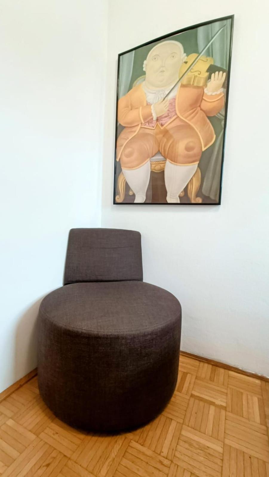Near Schoenbrunn - Economy Rooms In Shared Apartment At Meidling Train Station فيينا المظهر الخارجي الصورة